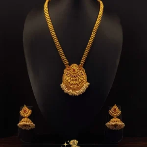Antique necklace with grand pendant